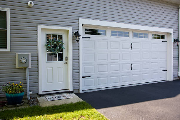 24/7 Emergency Garage Door Panel Replacement experts in Randolph County County, IL